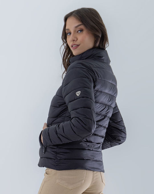 Chamarra Con Gorro Oculto SERENITY 25