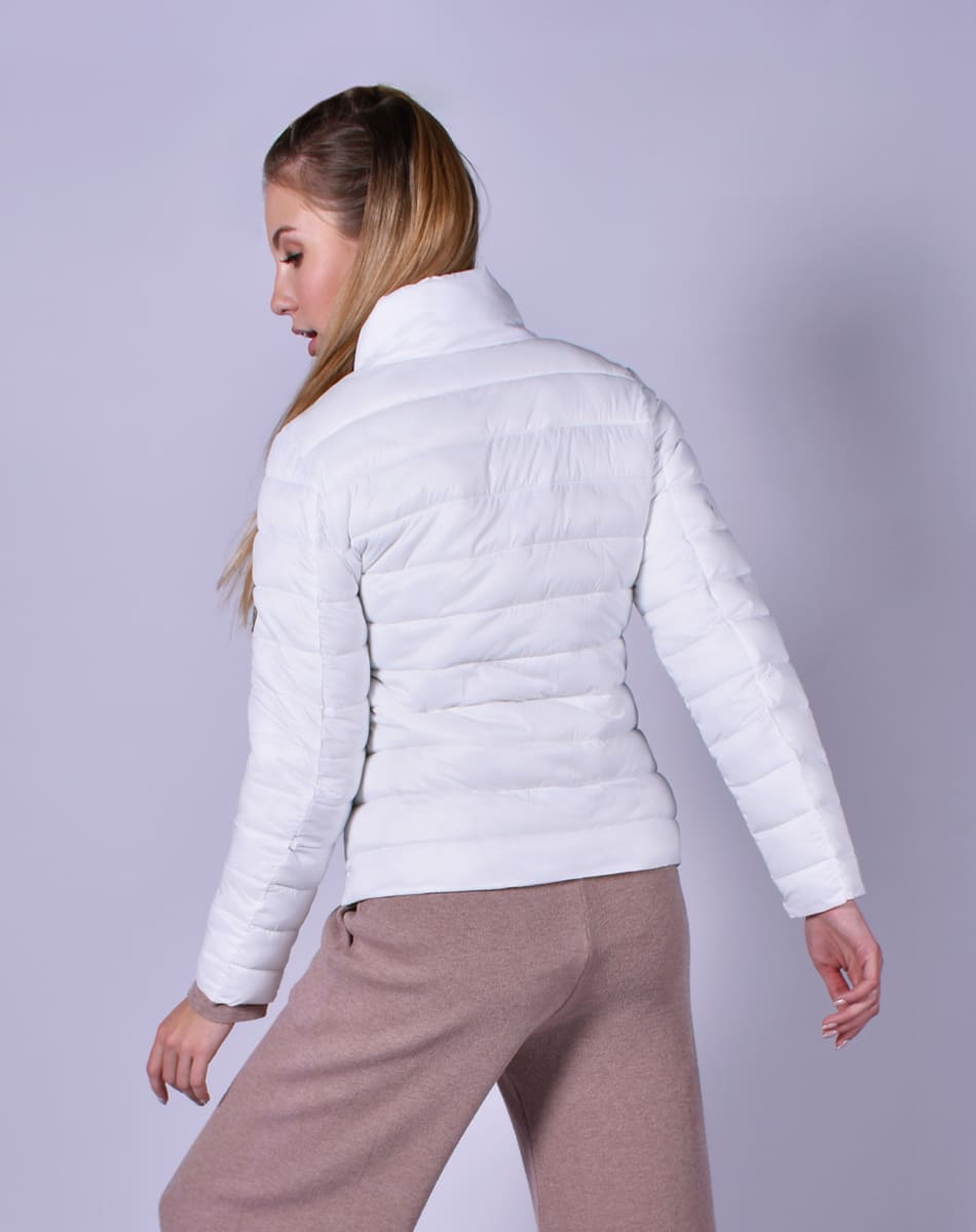 Chamarra Acolchada con Gorro SERENITY 21