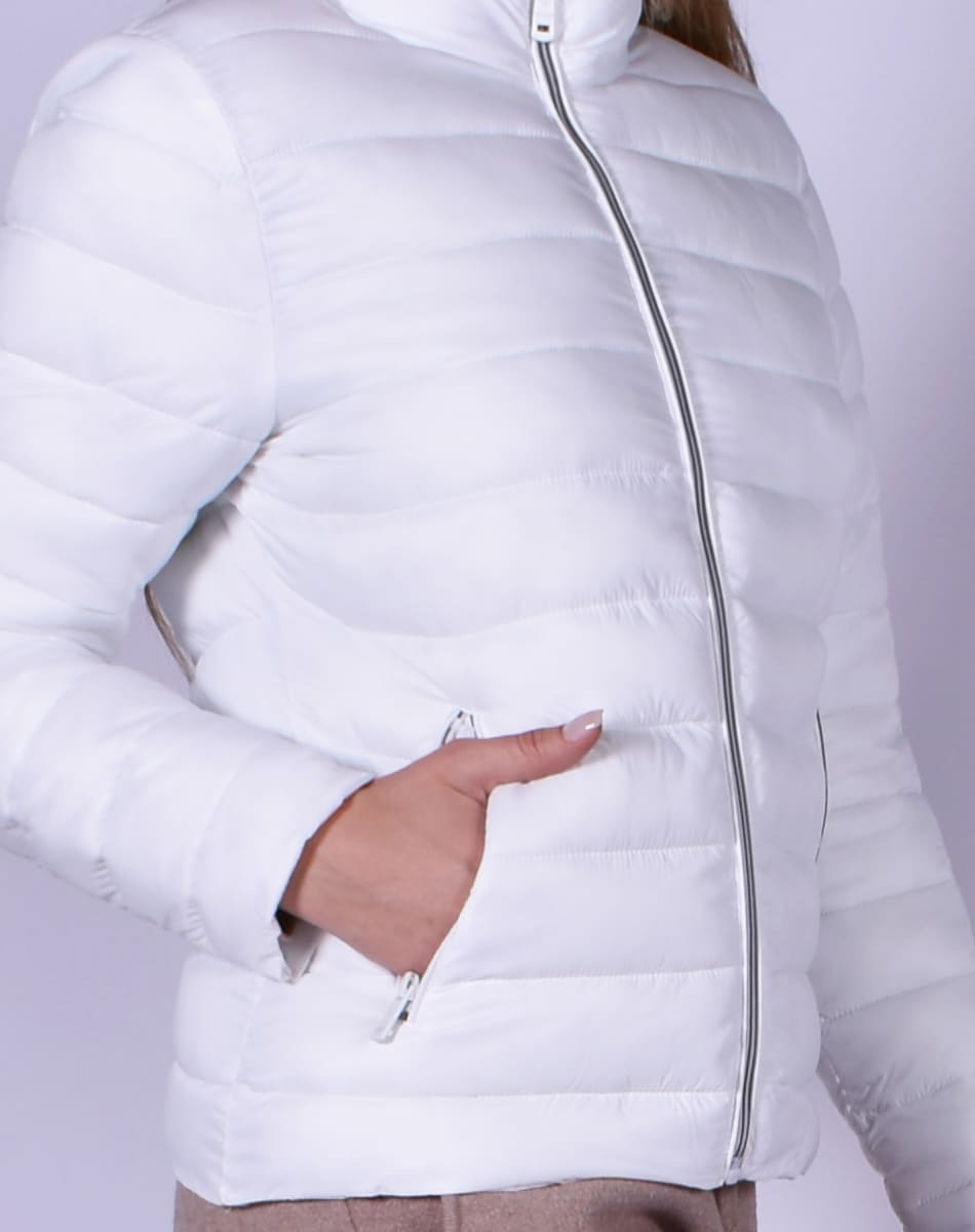 Chamarra Acolchada con Gorro SERENITY 21