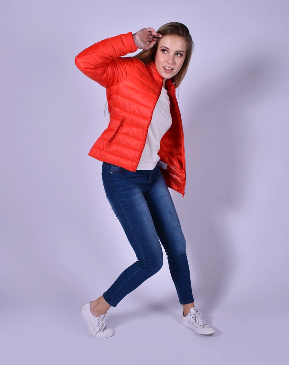 Chamarra Acolchada con Gorro SERENITY 21