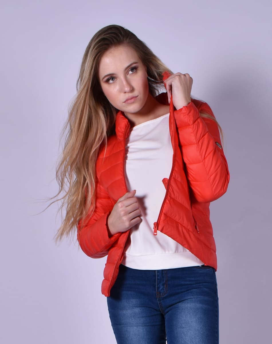 Chamarra Acolchada con Gorro SERENITY 21